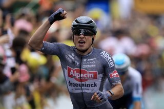 Jasper Philipsen a fêté vendredi son 2e succès dans ce Tour 2024 KEYSTONE/EPA/GUILLAUME HORCAJUELO
